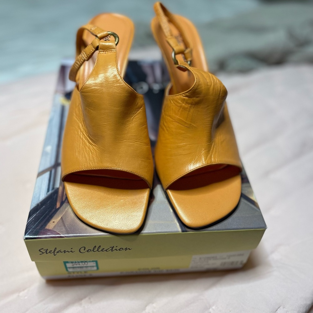 Stefani Collection Acrylic Wedge